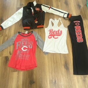 Cincinnati Reds Apparel Set